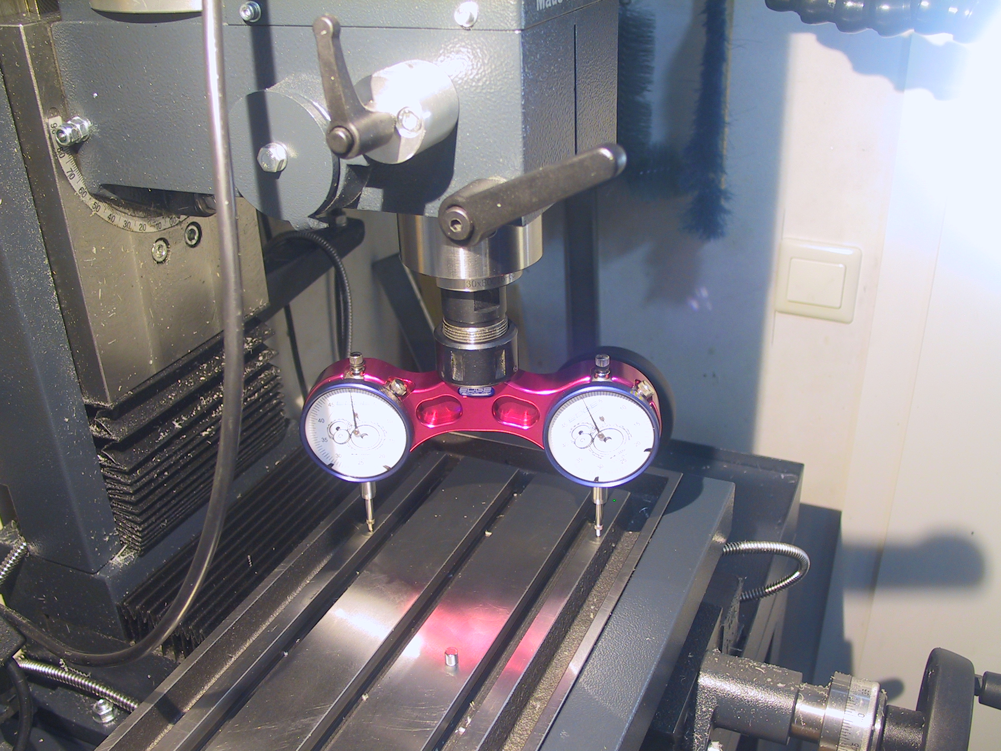 Accurate xyz-Axis Alignment for Drilling and Milling